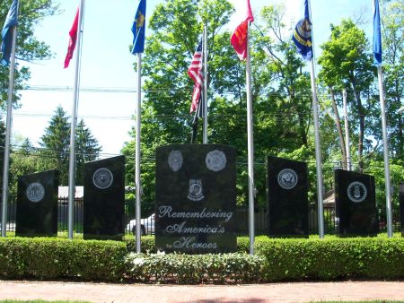 honor-american-heroes-flag-line-1