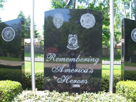 honor-american-heroes-flag-line-2